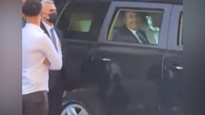 Dışişleri Bakanı Mevlüt Çavuşoğlu, Ermeni protestoculara Bozkurt işareti yaptı