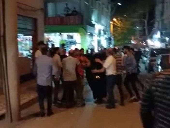 d Bursa sokaklarında 'kız' kavgası
