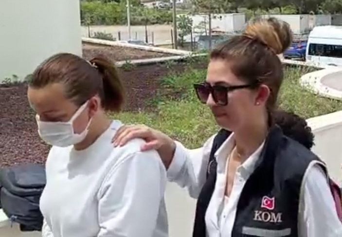 d Muğla'da, 80 milyon lira dolandırdığı iddia edilen kadının develerine el konuldu