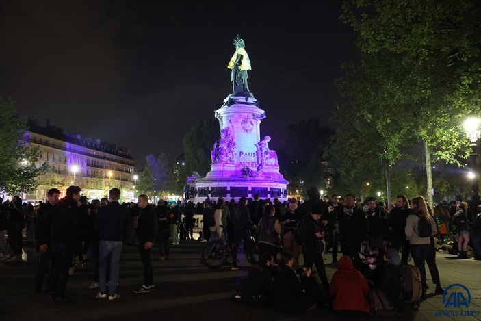 Fransa'da Macron karşıtları sokaklara çıktı