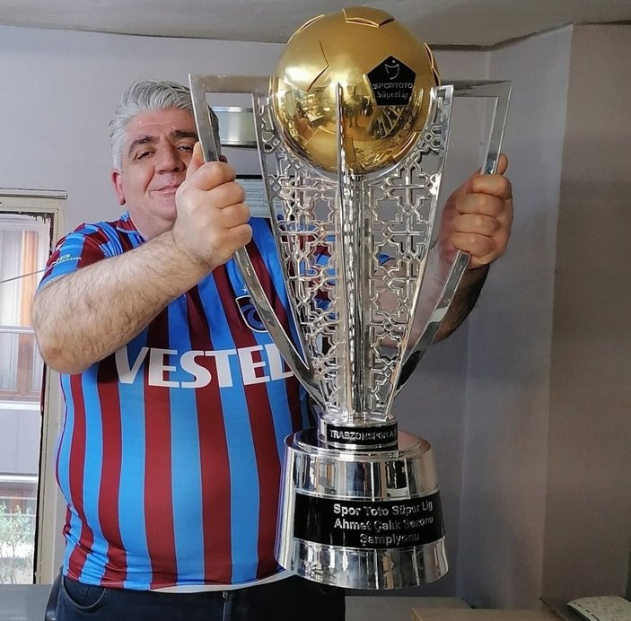 Trabzonspor’un 2021-2022 şampiyonluk kupası görücüye çıktı