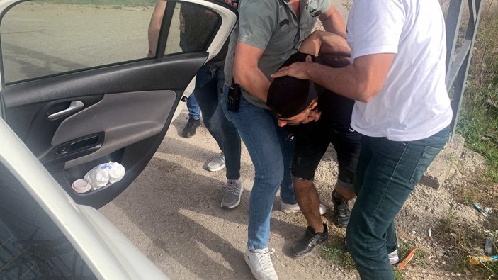 Adana'da taksi gasbeden şahıs polisten kaçamadı