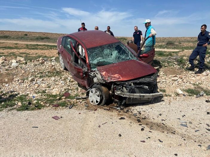 a Eskişehir’de otomobil ile hafif ticari araç çarpıştı: 1 ölü, 3 yaralı