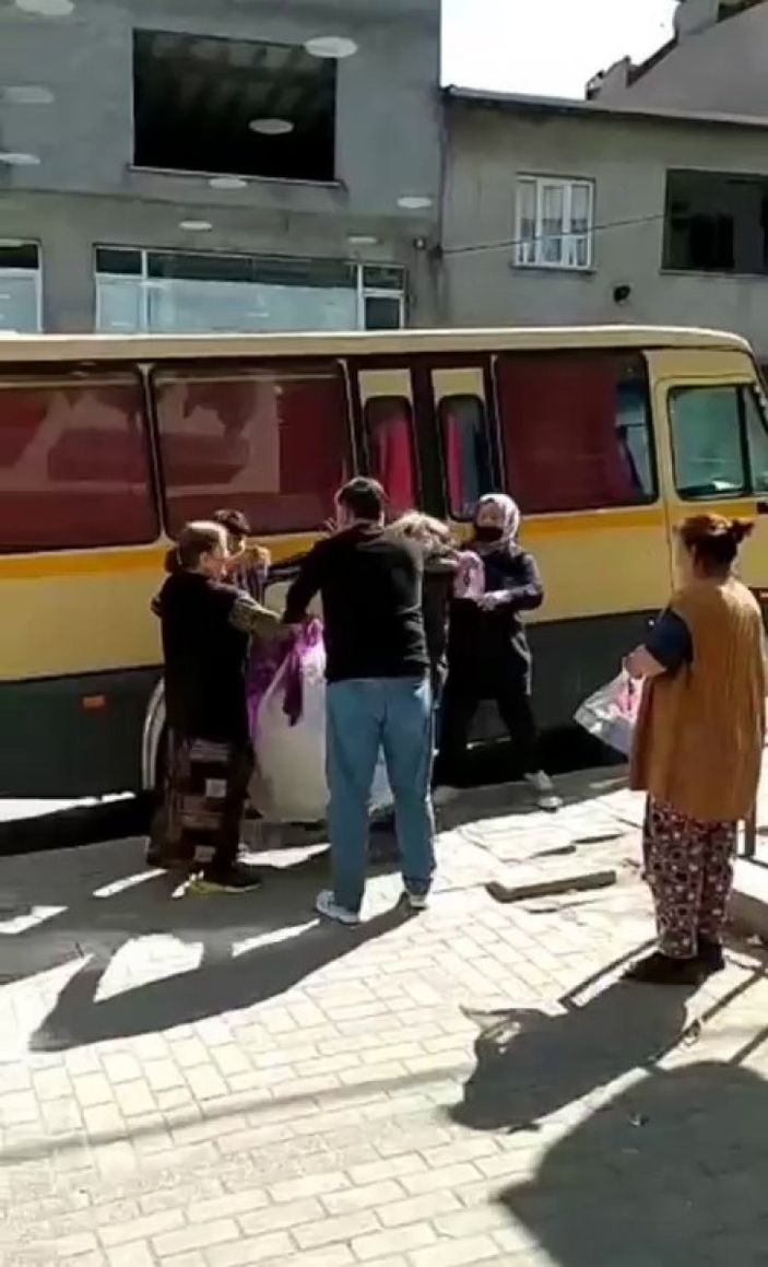 Esenyurt'ta kağıt toplayıcılarının yer kavgası kamerada