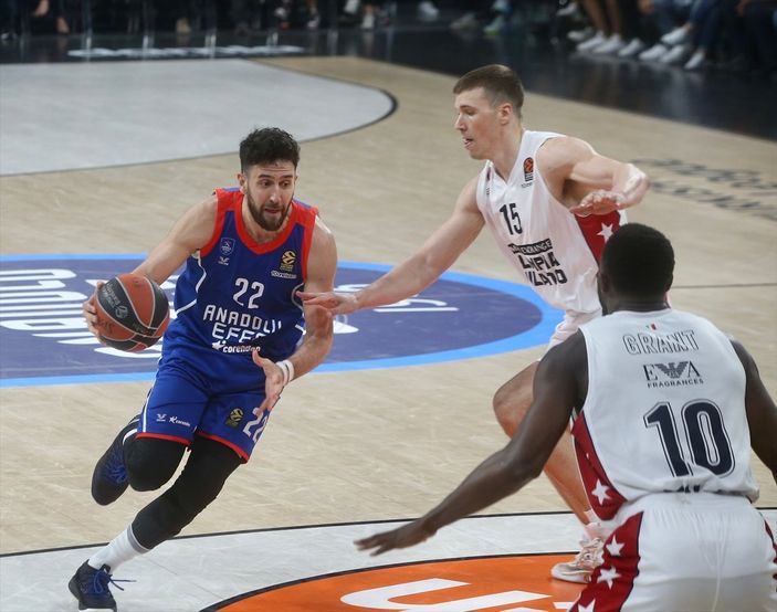 Anadolu Efes EuroLeague çeyrek finalinde Milan'a karşı 2-1 öne geçti