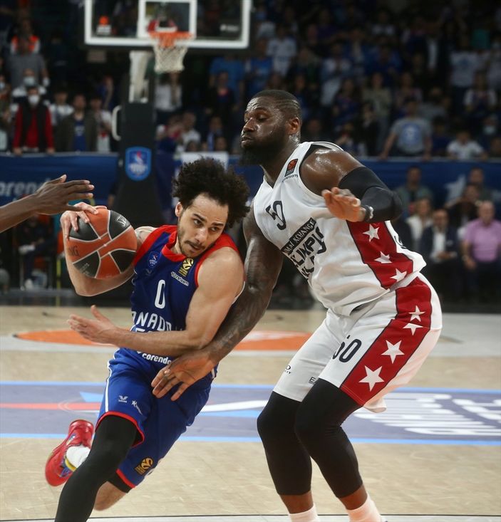 Anadolu Efes EuroLeague çeyrek finalinde Milan'a karşı 2-1 öne geçti