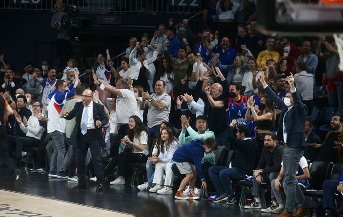 Anadolu Efes EuroLeague çeyrek finalinde Milan'a karşı 2-1 öne geçti