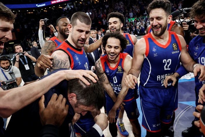 Anadolu Efes EuroLeague'de beşinci kez Dörtlü Final'de