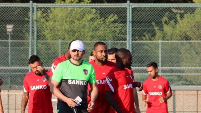 Gaziantep FK'da oyuncular, Erol Bulut'tan şikayetçi