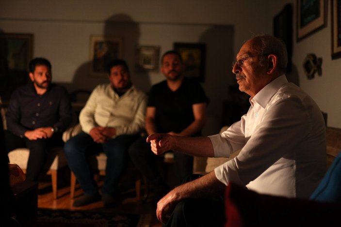 Kılıçdaroğlu gençleri evinde ağırladı: Bu düzenle kavga etmeliyiz