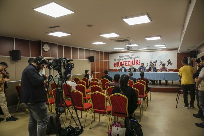 STK'lar, 'mültecilerin gönderilmesi' söylemine karşı toplandı