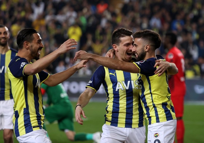 Fenerbahçe, Gaziantep FK'yı 3 golle mağlup etti