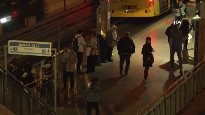 Beylikdüzü'ndeki metrobüs kazası sonrası İstanbullular mağdur oldu