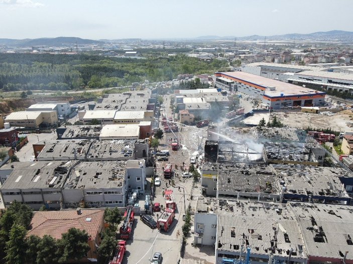 Tuzla'da fabrikada yangın çıktı