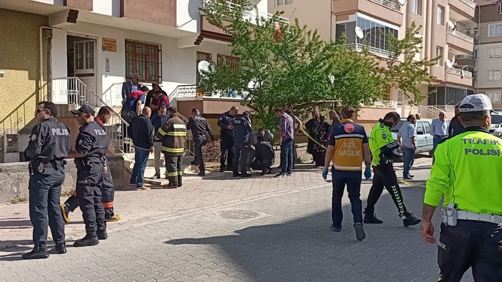 Kırşehir'de 4 katlı binada yangın: 1 ölü