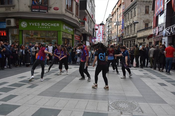 a Trabzonsporlu taraftarların coşkusu