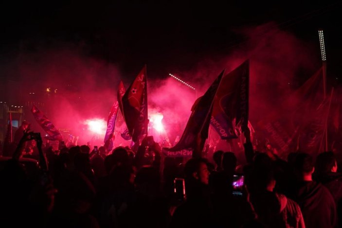 Trabzonspor'un şampiyonluğu Türkiye'nin dört bir yanında coşkuyla kutlandı