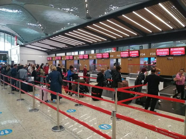 i Bayram öncesi tatilcilerden hava ulaşımına yoğun ilgi