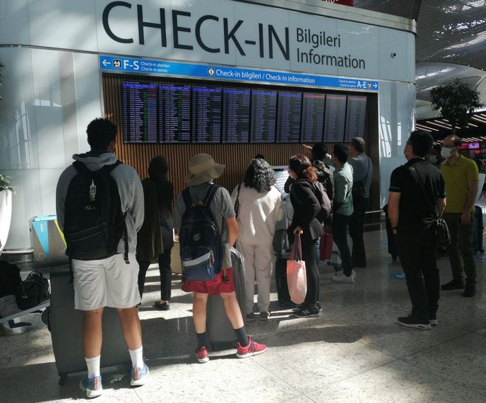 i Bayram öncesi tatilcilerden hava ulaşımına yoğun ilgi