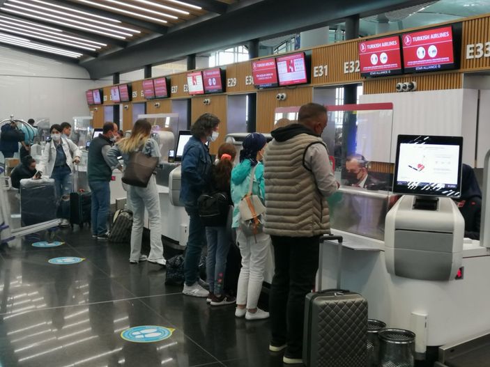 i Bayram öncesi tatilcilerden hava ulaşımına yoğun ilgi