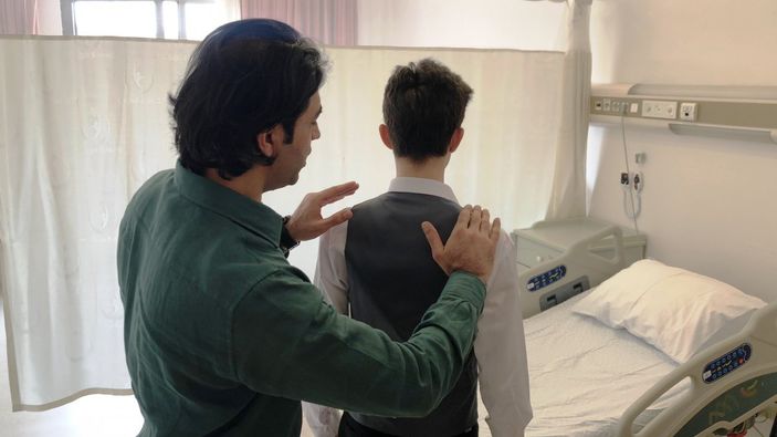 i Sakarya'da, bisiklet kazasıyla kemiklerindeki eğriliği fark etti