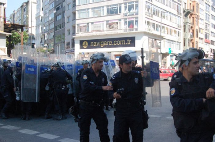İstanbul Valiliği: 1 Mayıs'ta izinsiz gösteri yapan 164 kişi gözaltına alındı