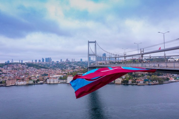 Trabzonspor bayrağı, İstanbul Boğazı'nda