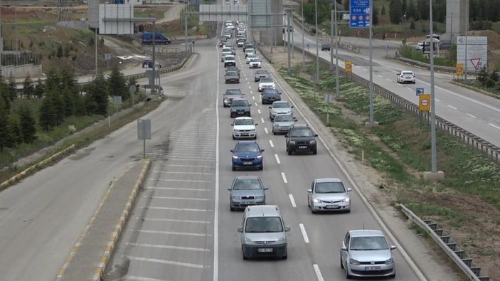 i Yollarda bayram yoğunluğu
