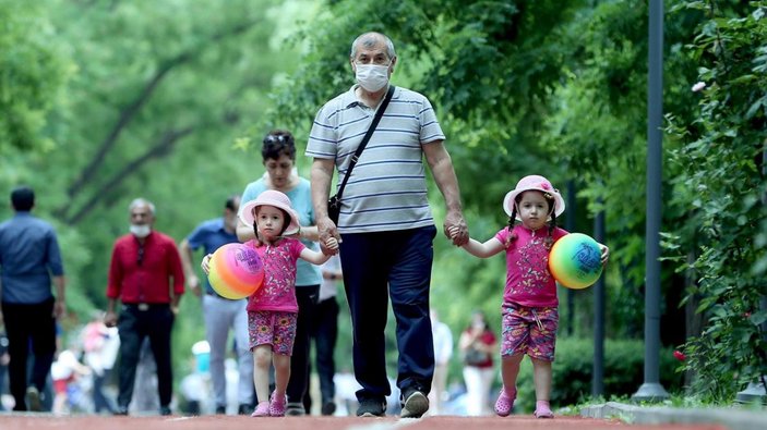İki yıl aradan sonra maskesiz Bayram'da tedbir uyarısı