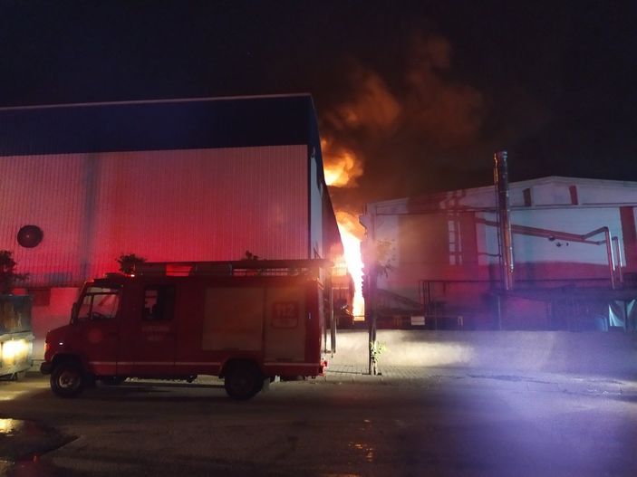 Gaziantep'te geri dönüşüm fabrikasında yangın çıktı