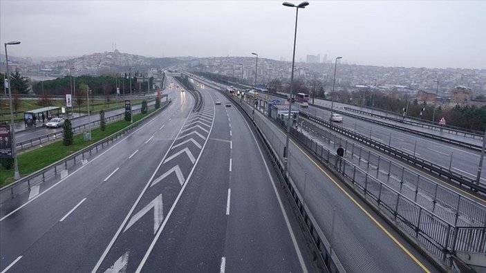 Bayramın ilk sabahı İstanbul caddeleri boş kaldı