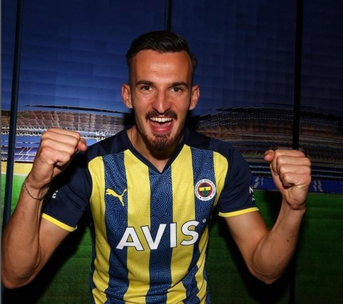 Fenerbahçeli Berisha'ya, sevgiliye darp iddiasıyla uzaklaştırma kararı verildi