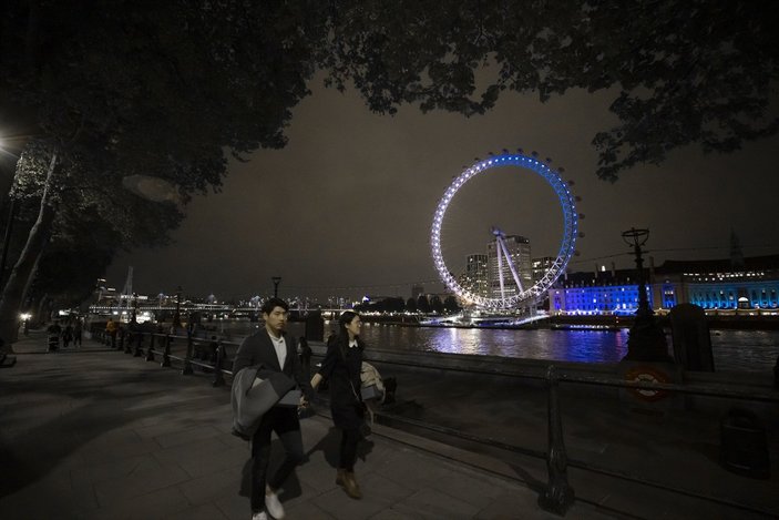 London Eye, Ramazan Bayramı'nda ışıklandırıldı