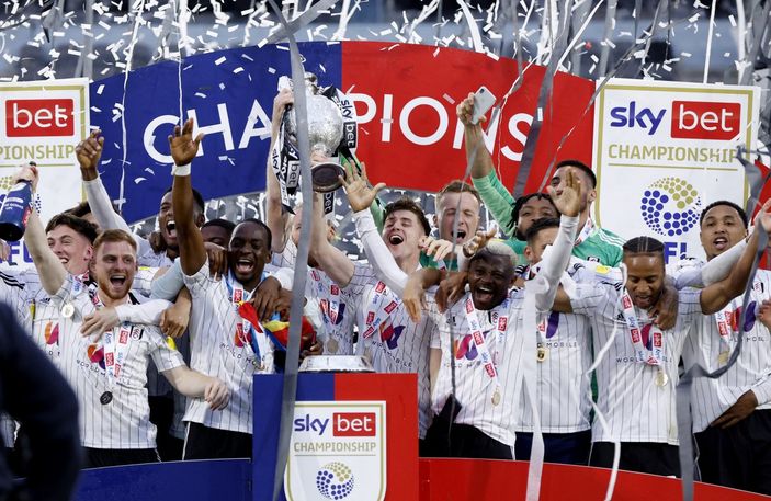 r Premier Lig'e yükselen Fulham'da Mitrovic'ten 43 gol