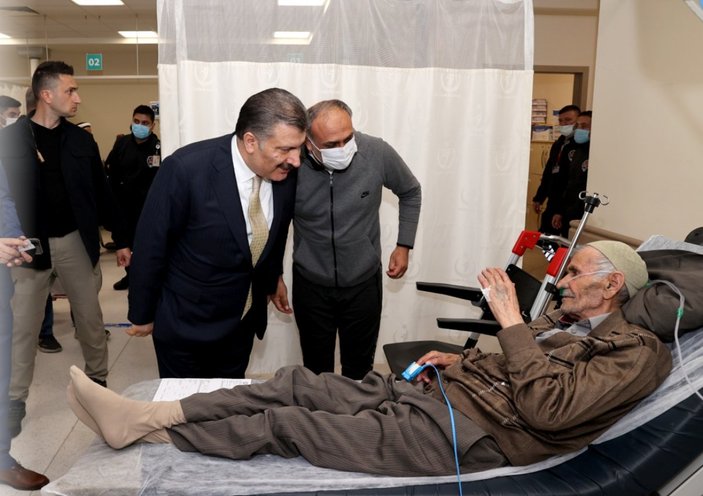 Sağlık Bakanı Fahrettin Koca'dan sağlık çalışanlarına bayram kutlaması