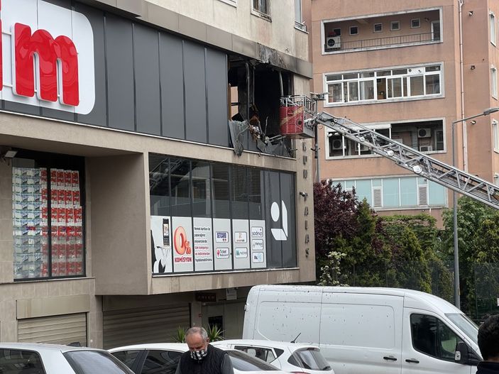 i Kağıthane'deki markette korkutan yangın