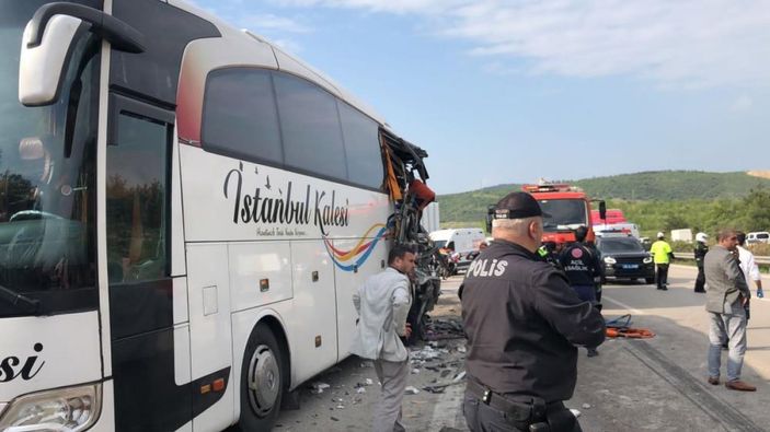 Bursa'da hafriyat kamyonu yolcu otobüsüne çarptı: 1 ölü 6 yaralı