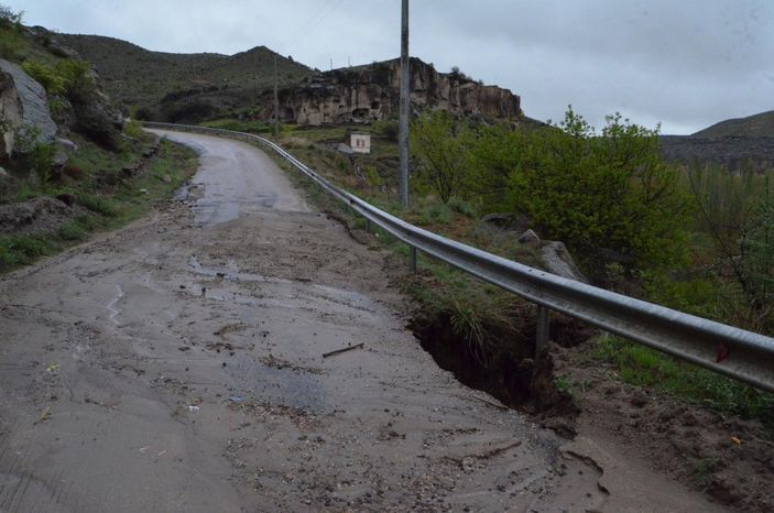 d Ihlara Vadisi'nde heyelan