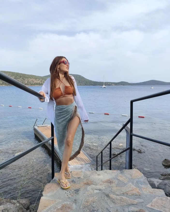 Arka Sokaklar'ın Bahar Komiser'i sezonu açtı, bikinili pozlarıyla ortalığı yıktı! Görenlerin nevri döndü