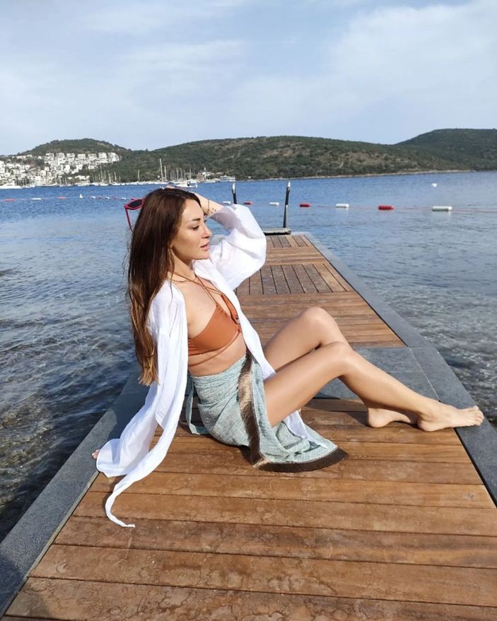Arka Sokaklar'ın Bahar Komiser'i sezonu açtı, bikinili pozlarıyla ortalığı yıktı! Görenlerin nevri döndü