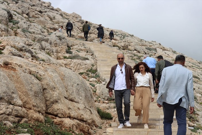 Bayram'da Nemrut Dağı'na ziyaretçi aktı