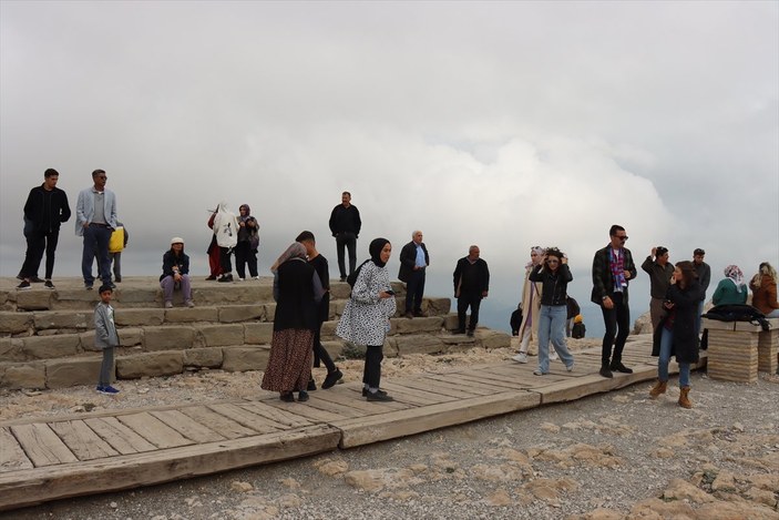 Bayram'da Nemrut Dağı'na ziyaretçi aktı