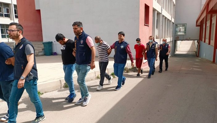 Adana'da polis, 5 sosyal medya dolandırıcısını yakaladı