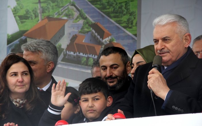 Binali Yıldırım, ailesinin Erzincan'da yaptırdığı külliyenin temelini attı