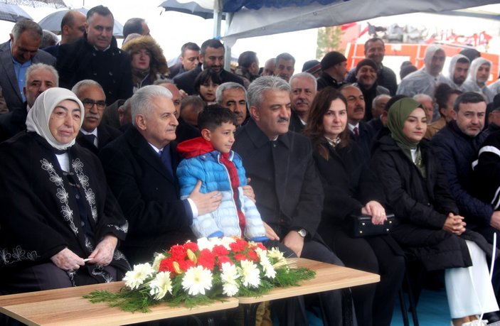 Binali Yıldırım, ailesinin Erzincan'da yaptırdığı külliyenin temelini attı
