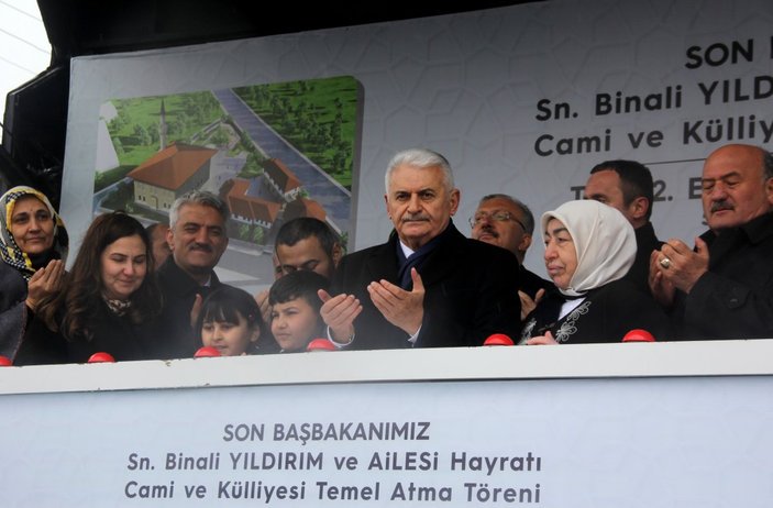 Binali Yıldırım, ailesinin Erzincan'da yaptırdığı külliyenin temelini attı