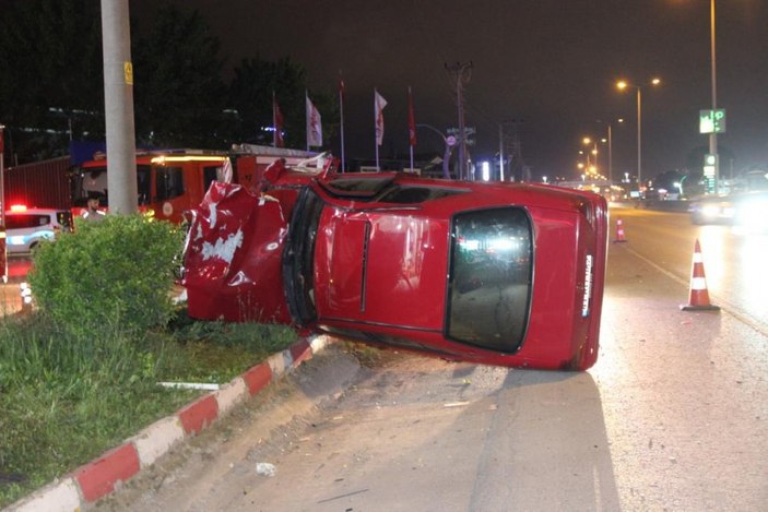 Kocaeli'de dur ihtarına uymayan araç kaza yaptı