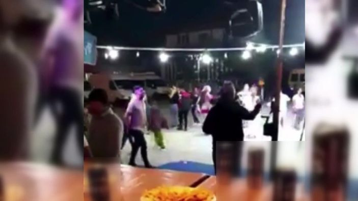 i Denizli'de sokak düğününde silahlar patladı