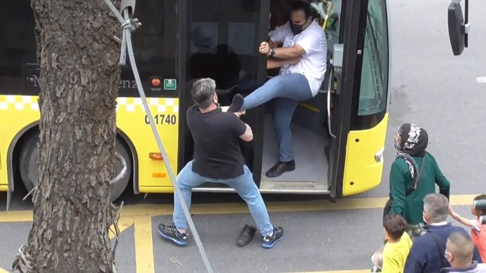 Kadıköy’de İETT şoförü ile yolcunun kavgası