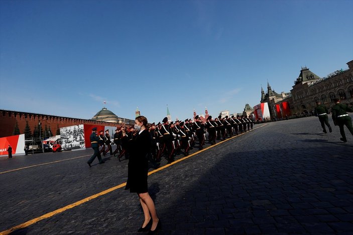 Moskova'da askeri geçit töreni